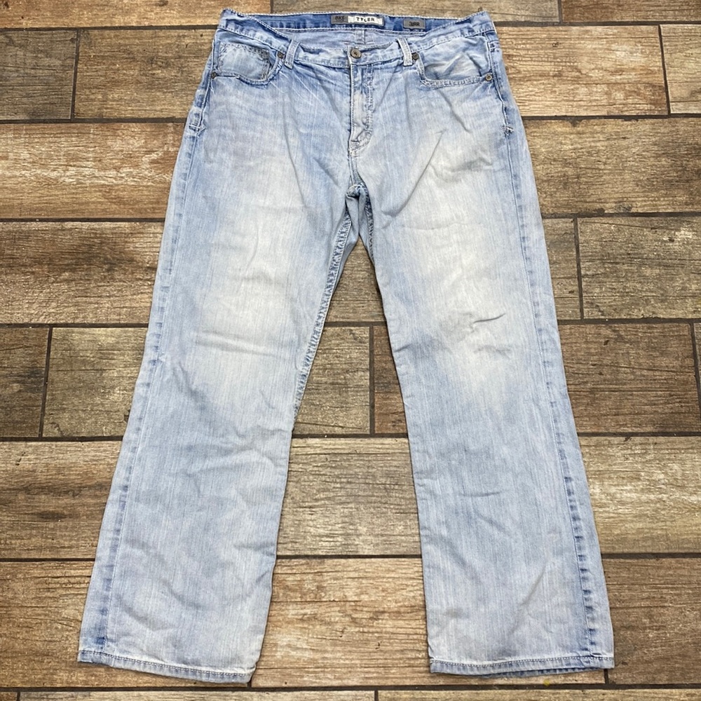 BKE Men’s Tyler Light Wash Straight Leg Jeans